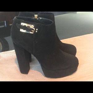 Dolce Vita size 9 platform booties